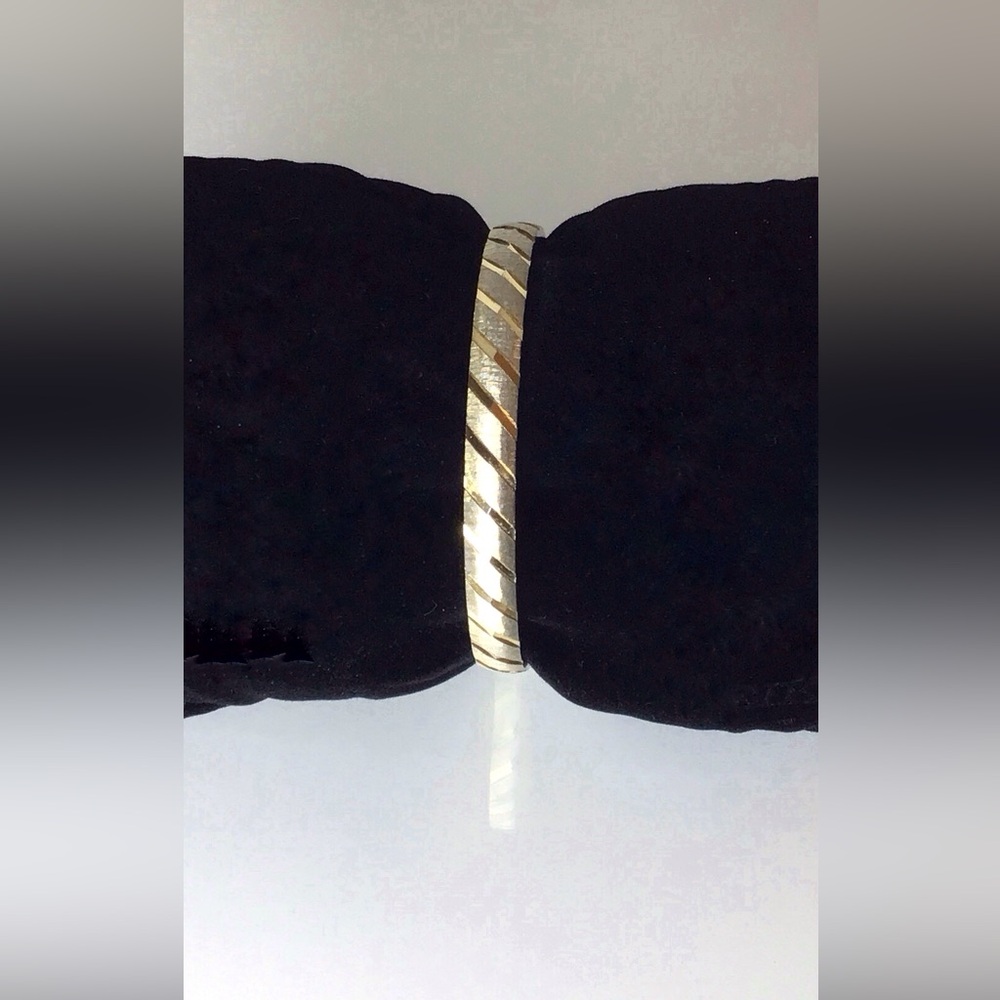 Vintage Signed Monet Diamond Cut Silver & Gold Tone Bangle